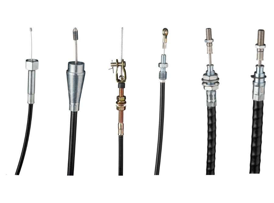 6 Zug-Kabel mit unterschiedlichen Endstücken auf weißem Hintergrund