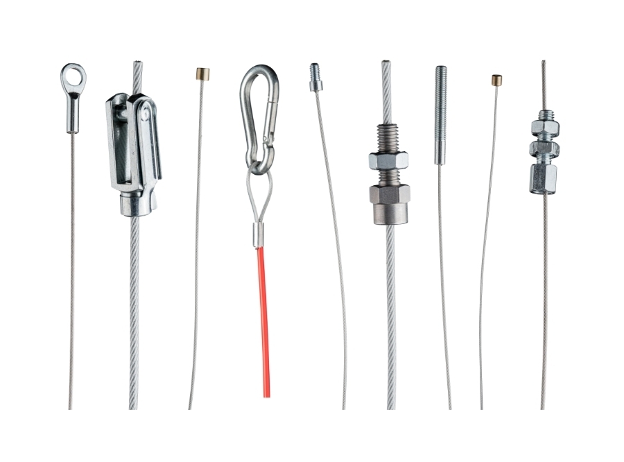 9 Seilzüge mit verschiedenen Endverbindungen wie Ösen, Spannschlössern und Gewinden für präzise Zug- und Befestigungslösungen in technischen Anwendungen